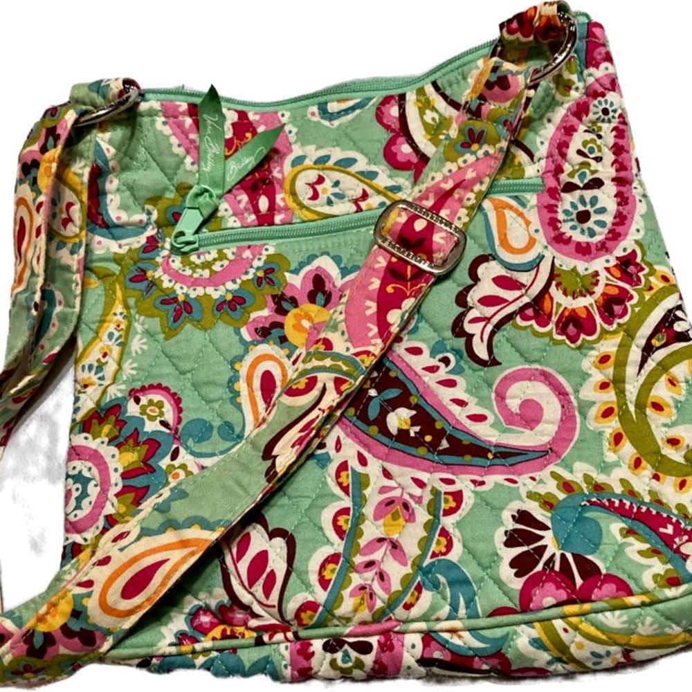 Authentic Vera Bradley EUC! Like new! Crossbody Tote in Tutti Frutti!
